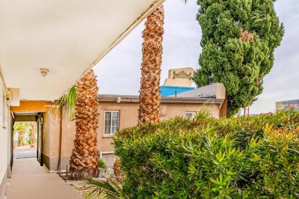 OYO Hotel Gateway Las Vegas image 11